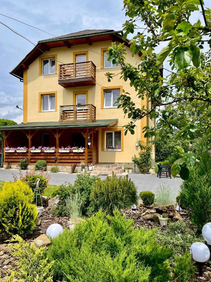 Ніч Над Карпатами Hotell Slavskoje Eksteriør bilde